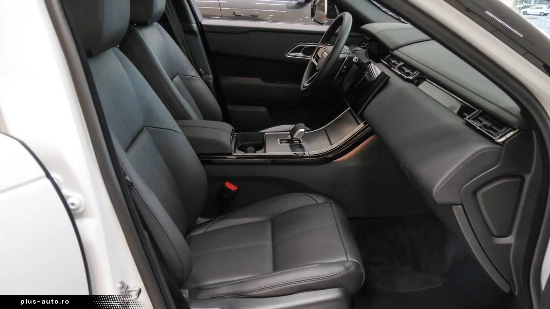 Land Rover Range Rover Velar D200 Dynamic SE Black Pack - 2