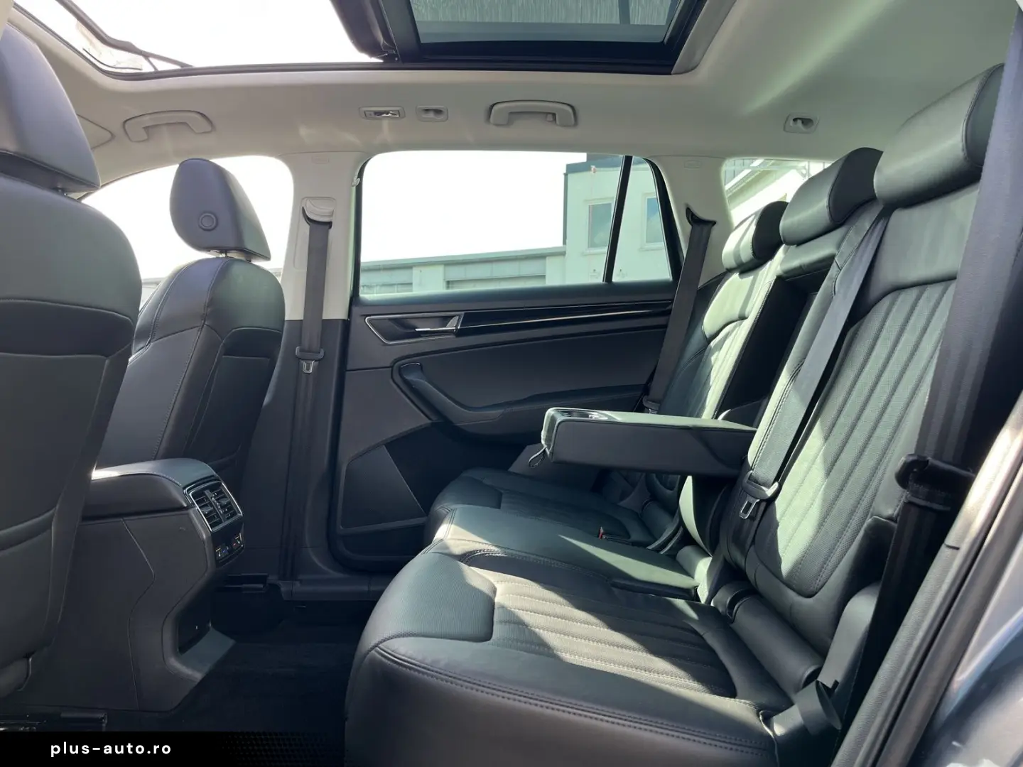 SKODA Kodiaq 2.0 TSI DSG 4x4 L&K AHK STHZ PANO 4xSHZ N