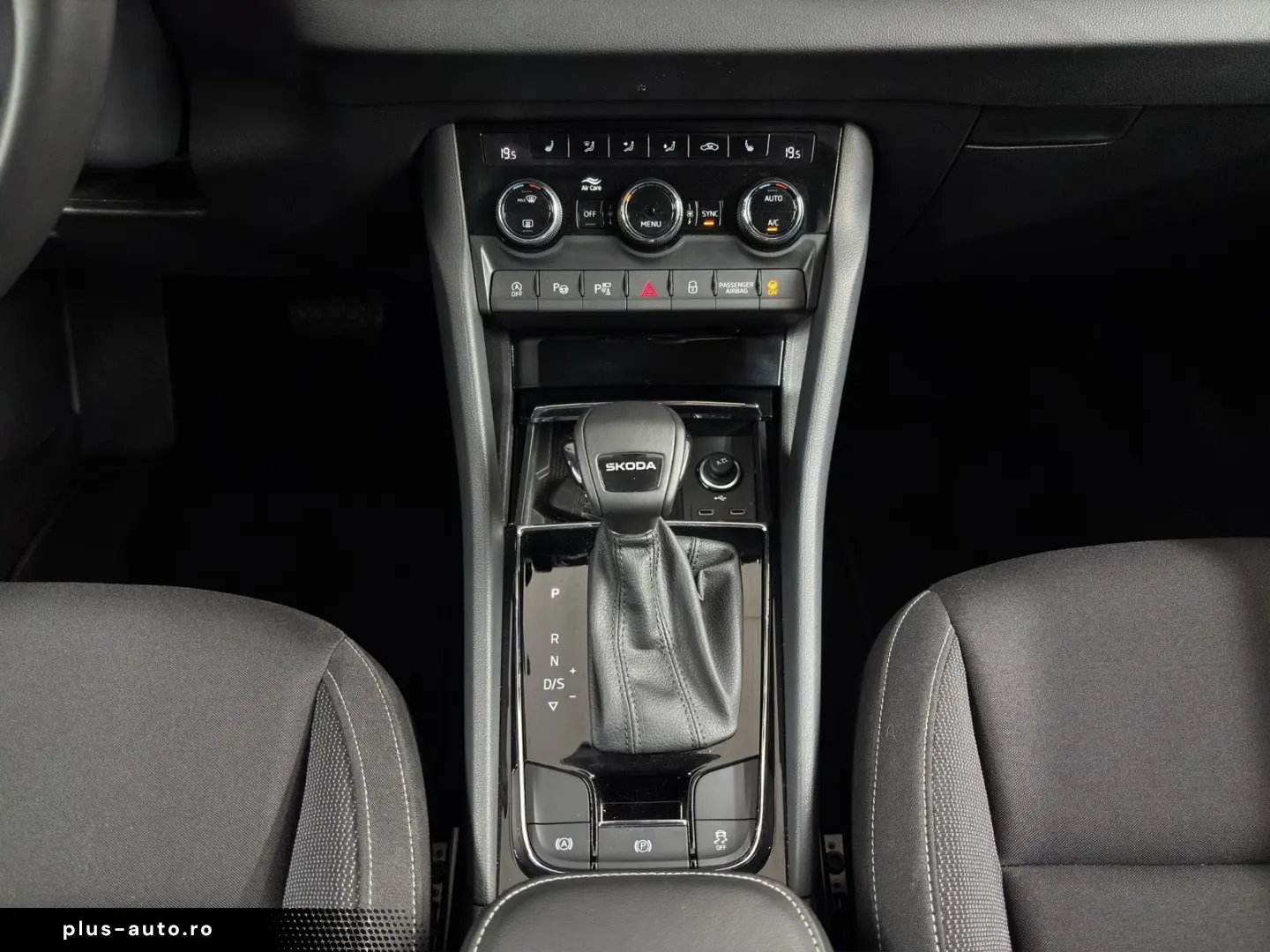 SKODA Karoq Selection 2.0 TDI