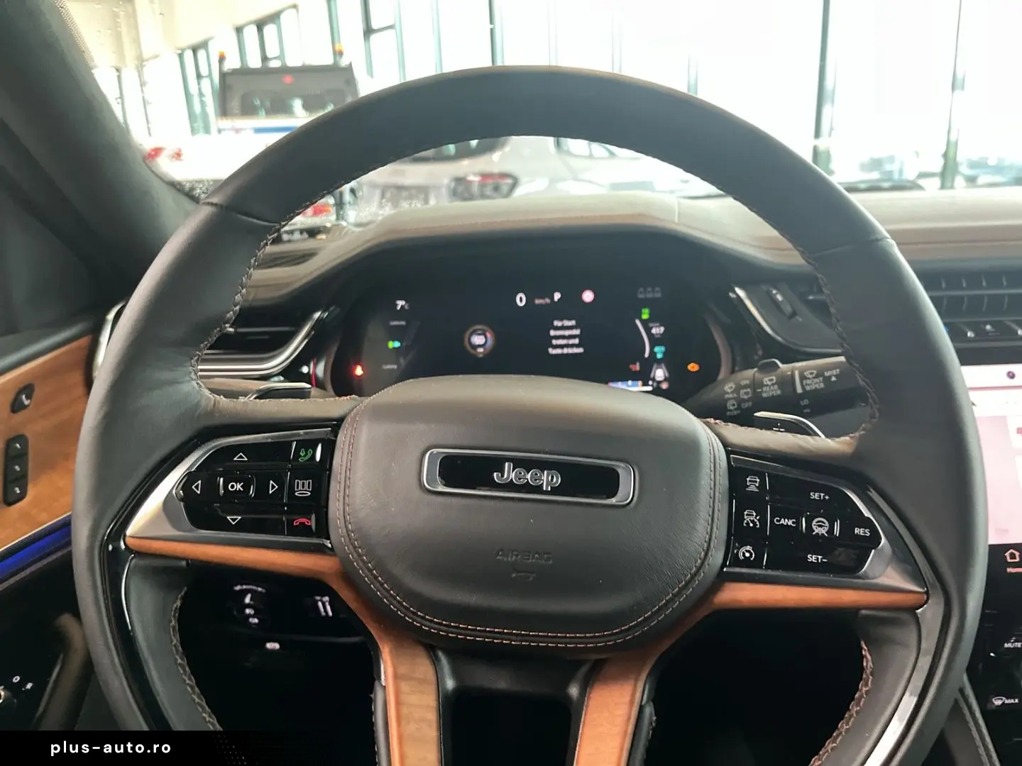 JEEP Grand Cherokee 2025 — imagine 12