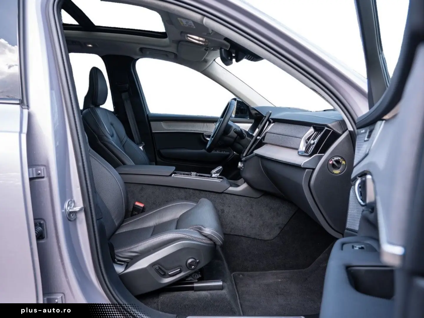 VOLVO XC90 T8 Ultra Dark Recharge Plug-In Hybrid AWD
