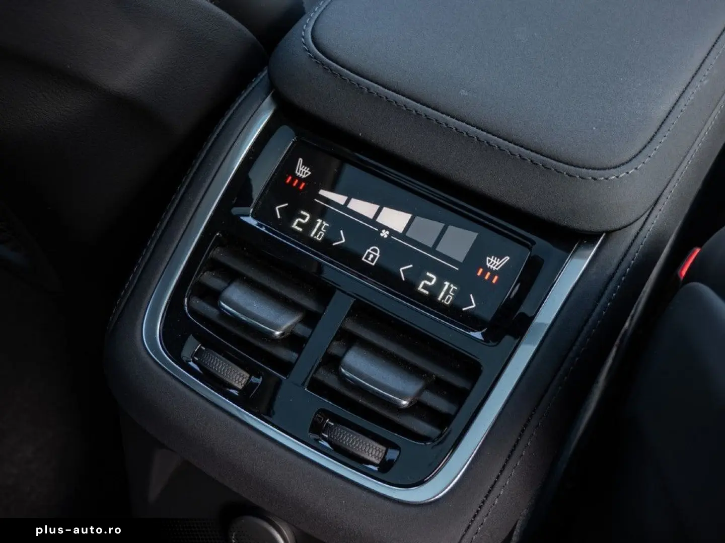 VOLVO XC90 T8 Ultra Dark Recharge Plug-In Hybrid AWD