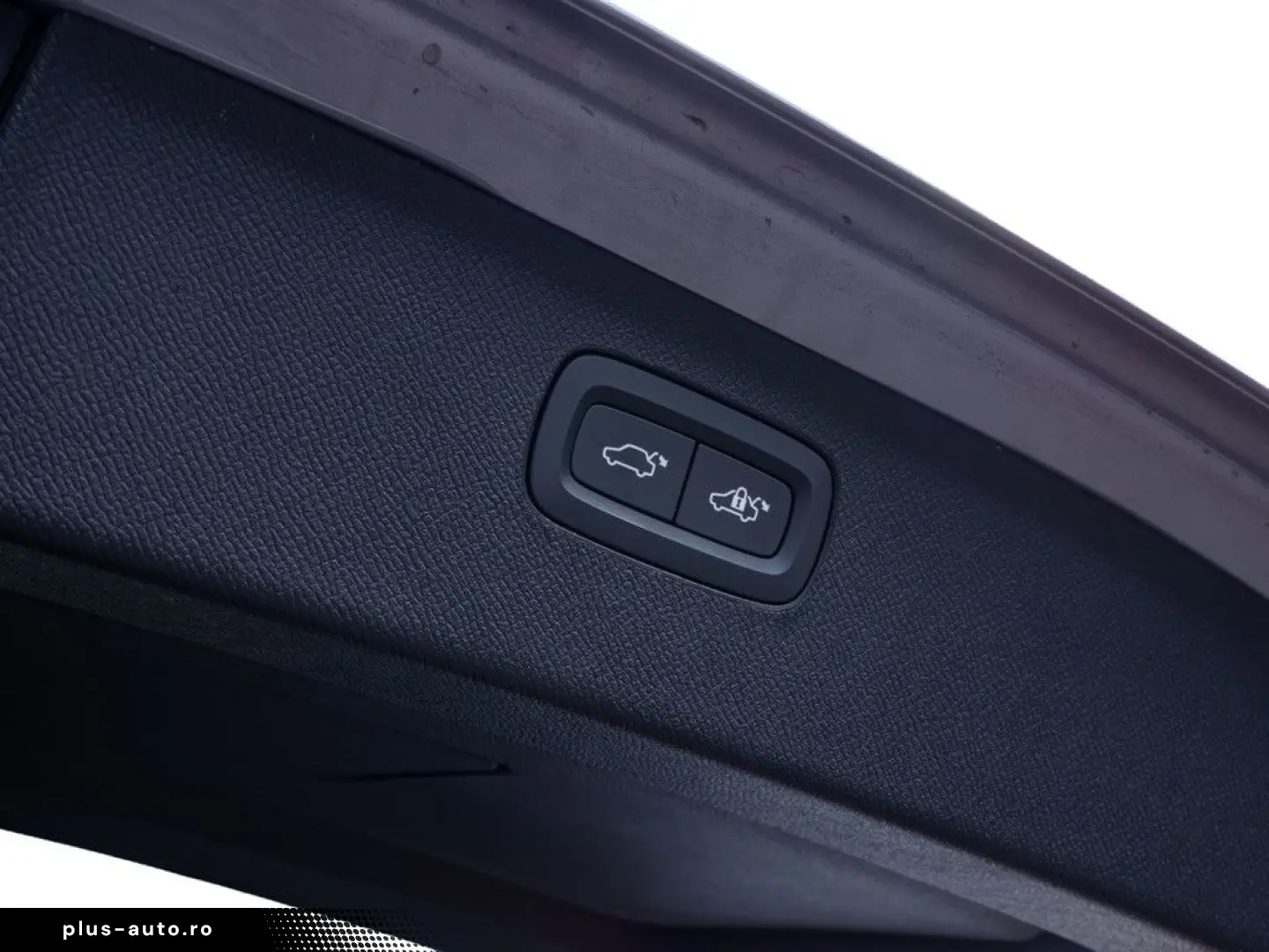 VOLVO XC90 T8 Ultra Dark Recharge Plug-In Hybrid AWD