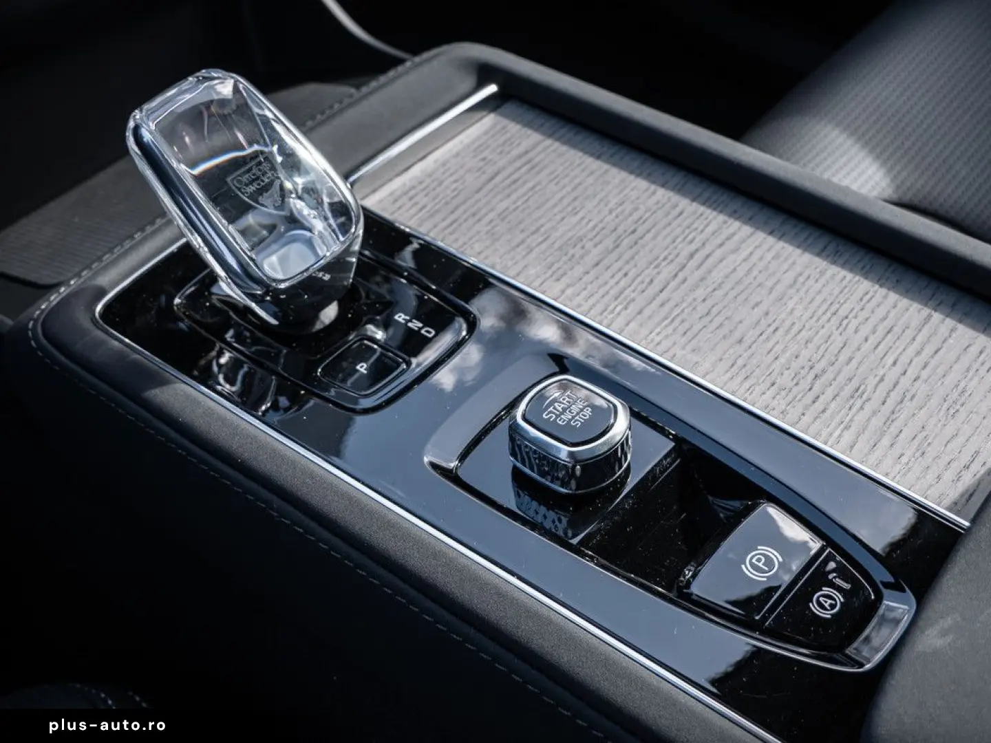 VOLVO XC90 T8 Ultra Dark Recharge Plug-In Hybrid AWD