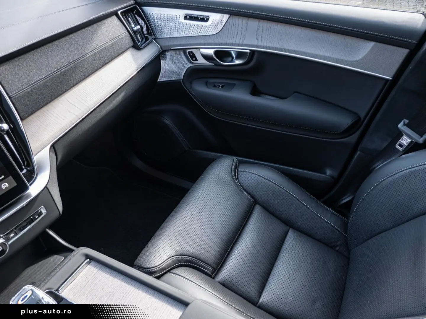 VOLVO XC90 T8 Ultra Dark Recharge Plug-In Hybrid AWD