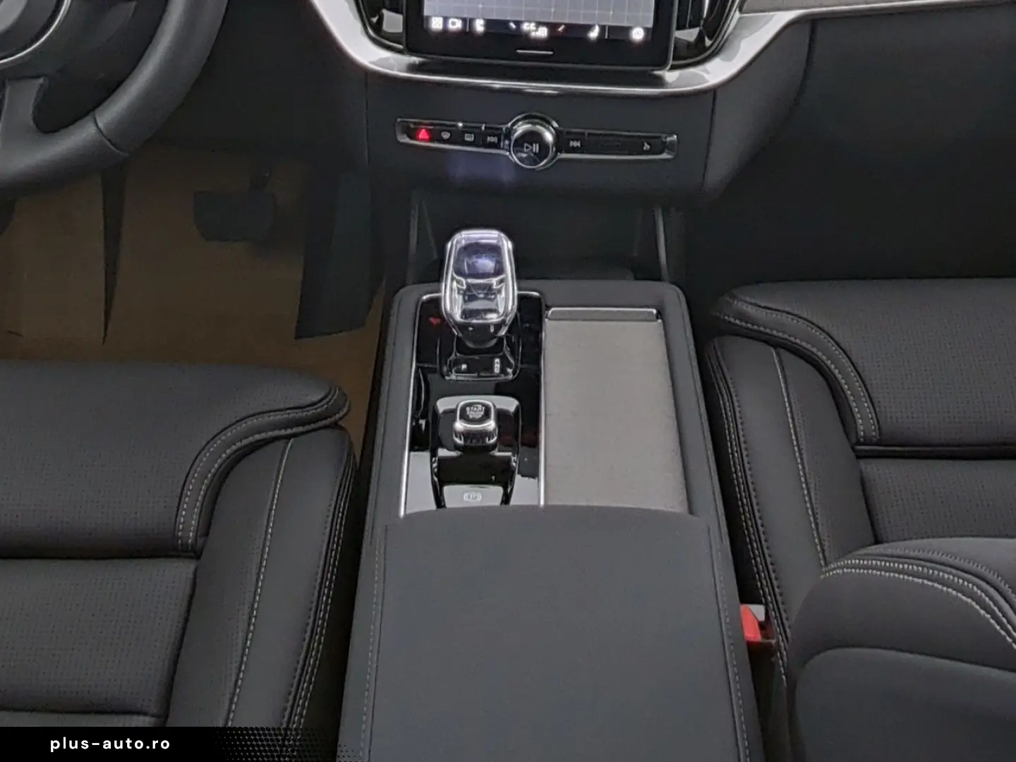 VOLVO XC90 T8  Plus Dark Recharge Plug-In Hybrid AWD