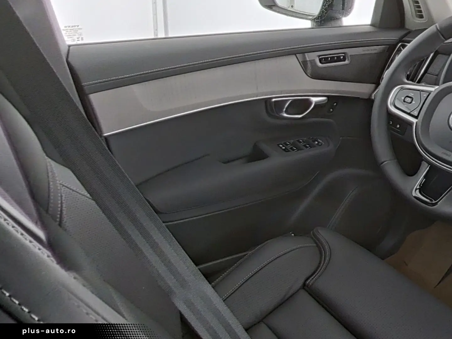 VOLVO XC90 T8  Plus Dark Recharge Plug-In Hybrid AWD