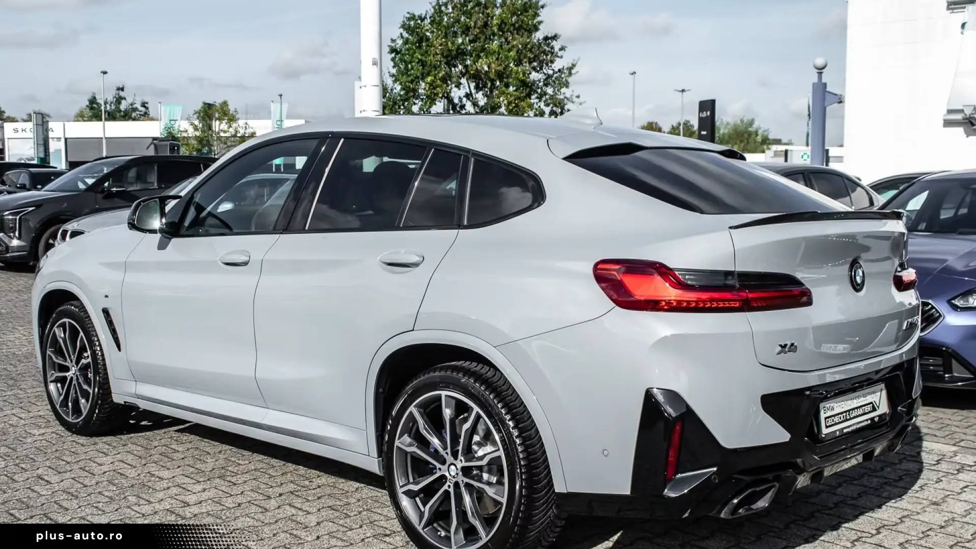 BMW X4 M40i xDrive LASERLIGHT • HUD • PANO