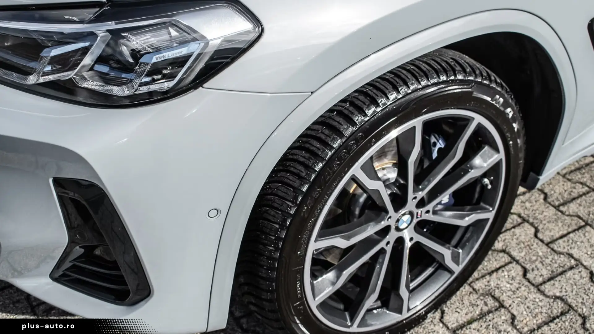 BMW X4 M40i xDrive LASERLIGHT • HUD • PANO