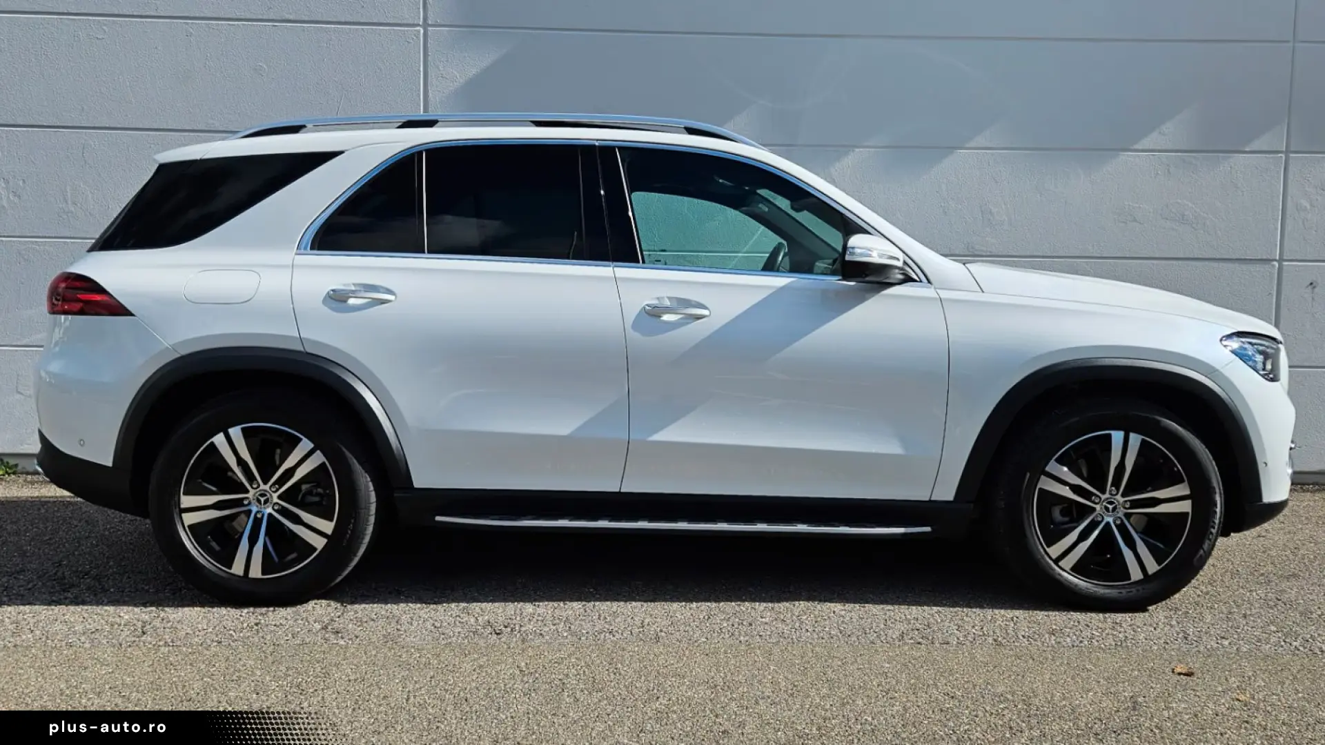 Mercedes-Benz GLE 300 d 4MATIC 7 LOCURI • AIRMATIC