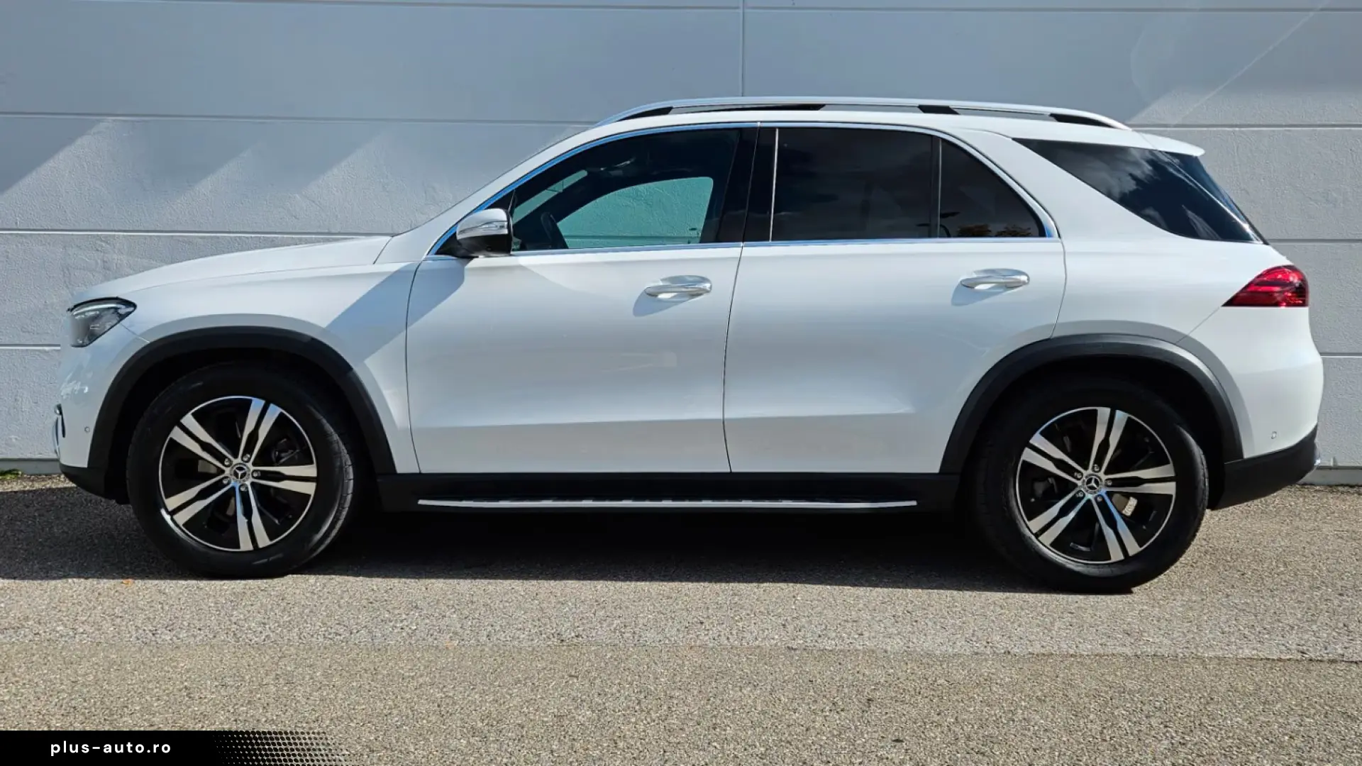 Mercedes-Benz GLE 300 d 4MATIC 7 LOCURI • AIRMATIC