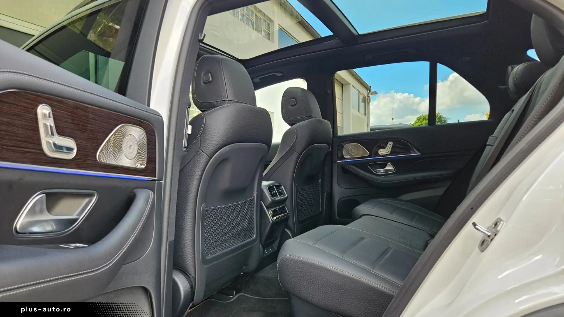 Mercedes-Benz GLE 300 d 4MATIC 7 LOCURI • AIRMATIC