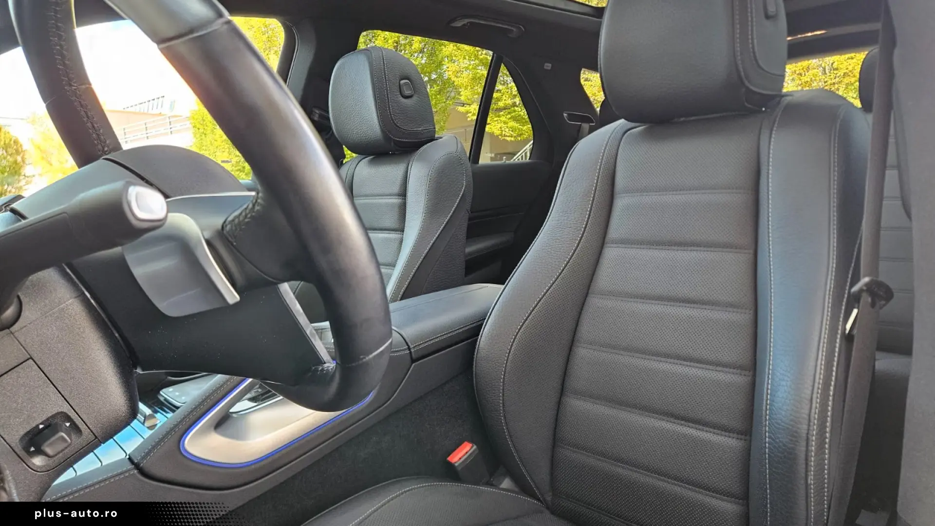 Mercedes-Benz GLE 300 d 4MATIC 7 LOCURI • AIRMATIC