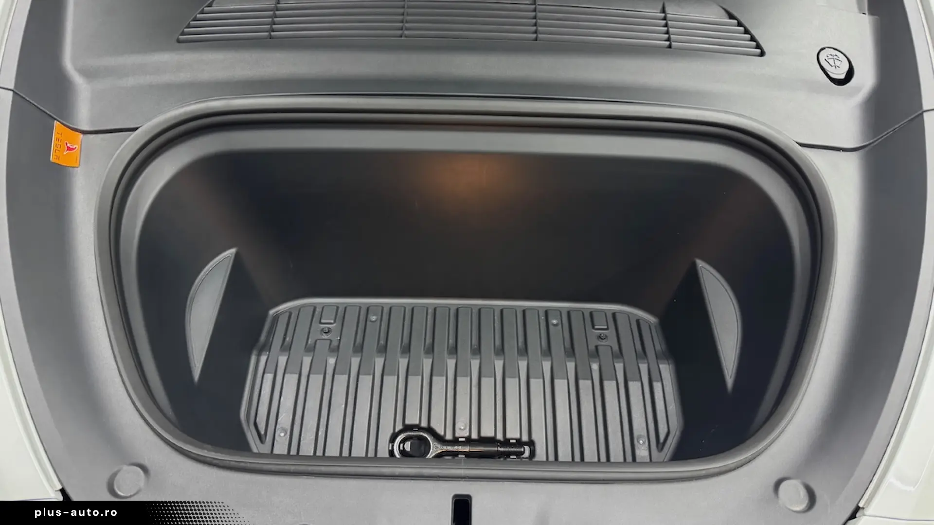 Tesla Model Y Long Range Dual Motor
