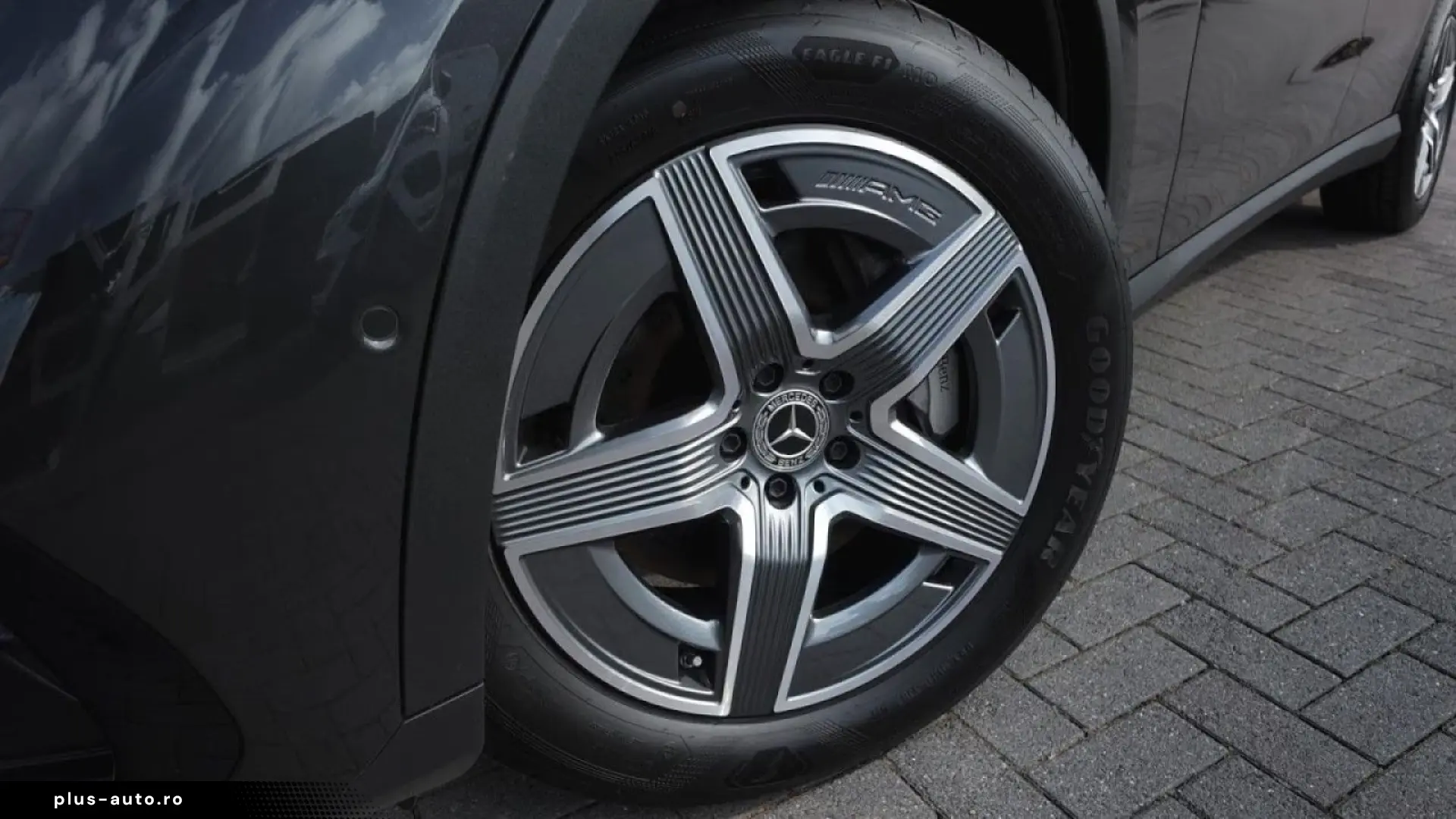Mercedes-Benz GLC 300 d 4MATIC   AMG LINE • ADVANCED PLUS