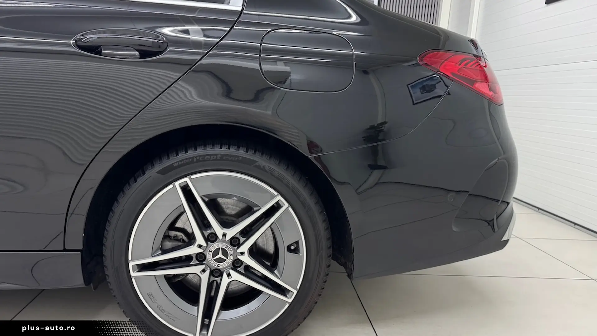 Mercedes-Benz C 300e Plug-in Hybrid AMG Line