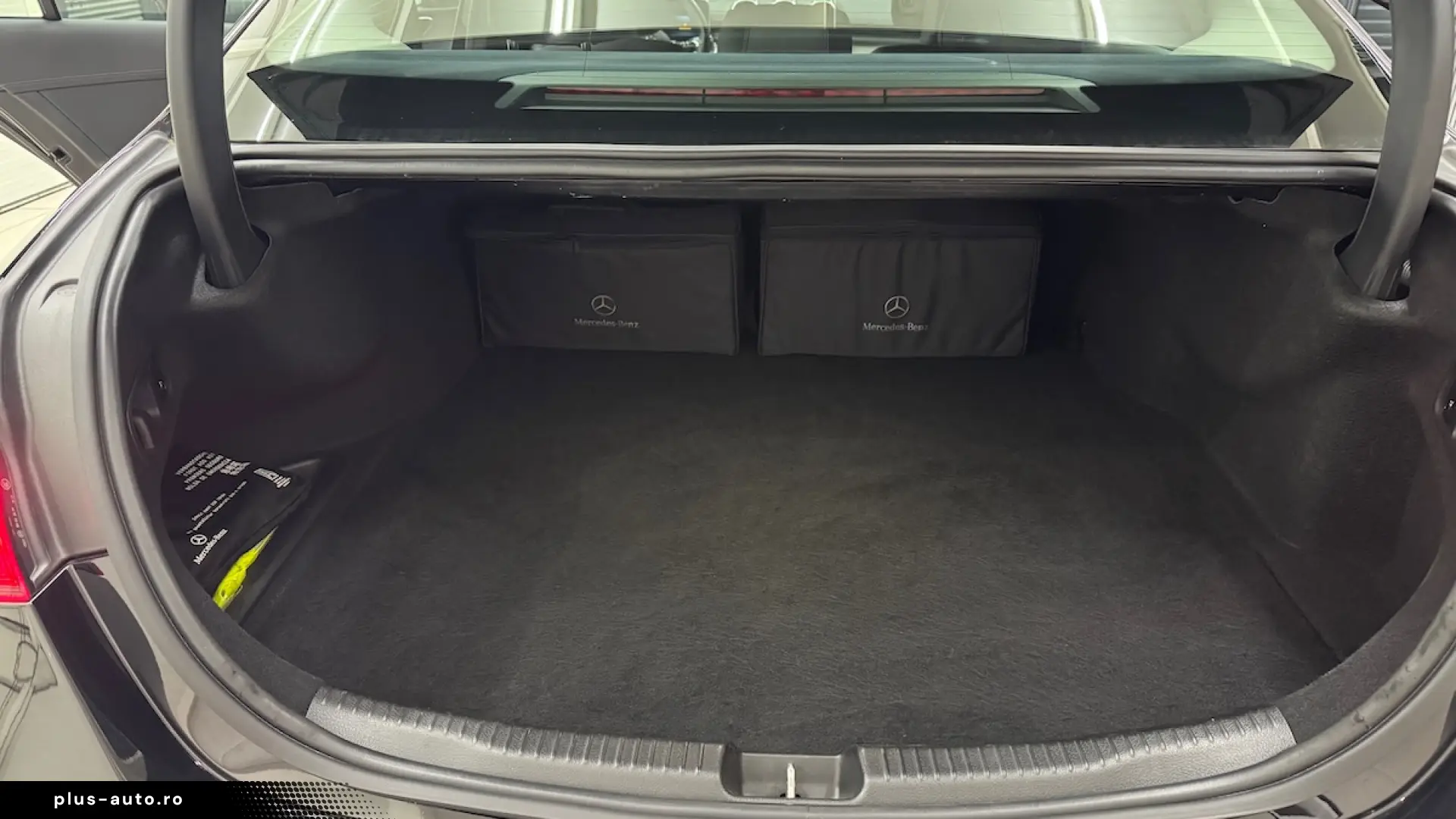 Mercedes-Benz C 300e Plug-in Hybrid AMG Line
