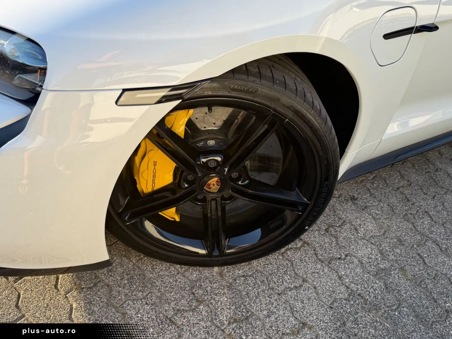 PORSCHE TAYCAN TURBO S  EXCLUSIVE