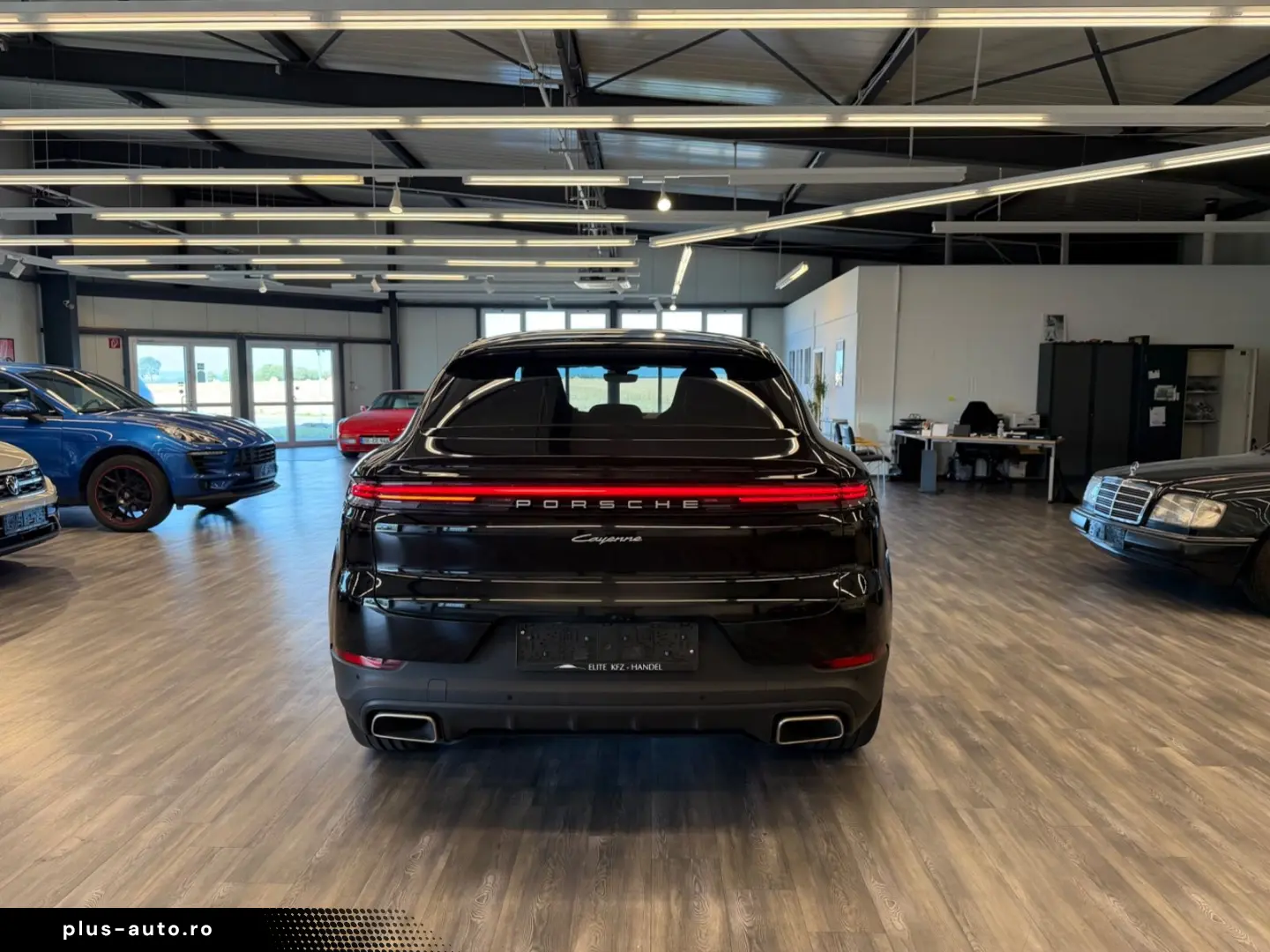 PORSCHE Cayenne Coupe_Bose_ACC_HUD