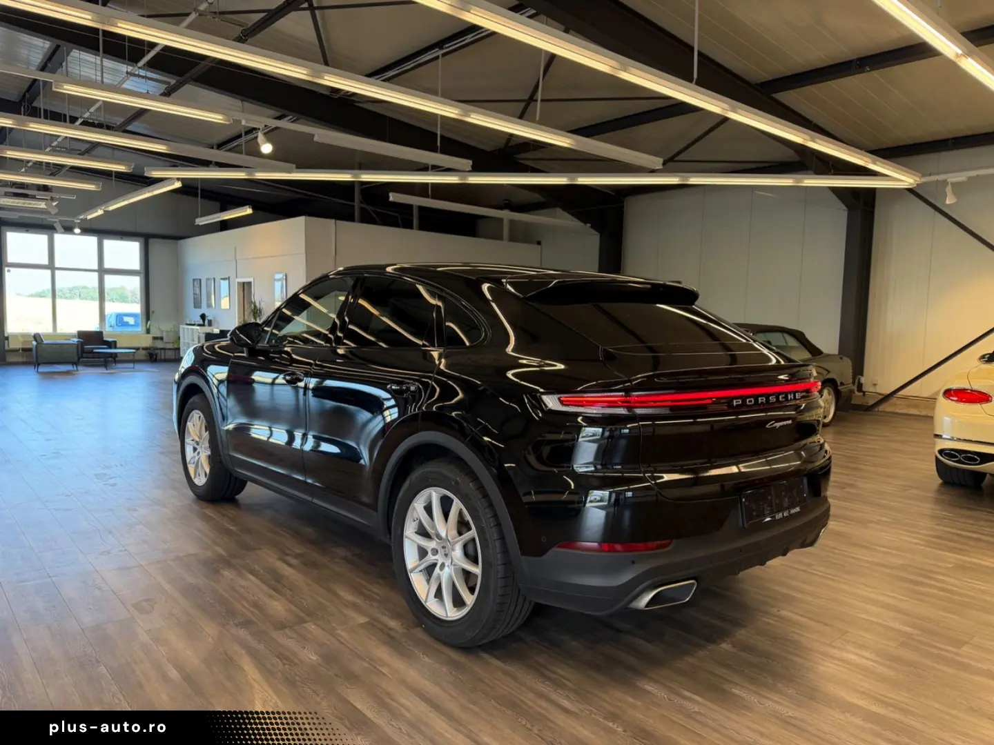 PORSCHE Cayenne Coupe_Bose_ACC_HUD