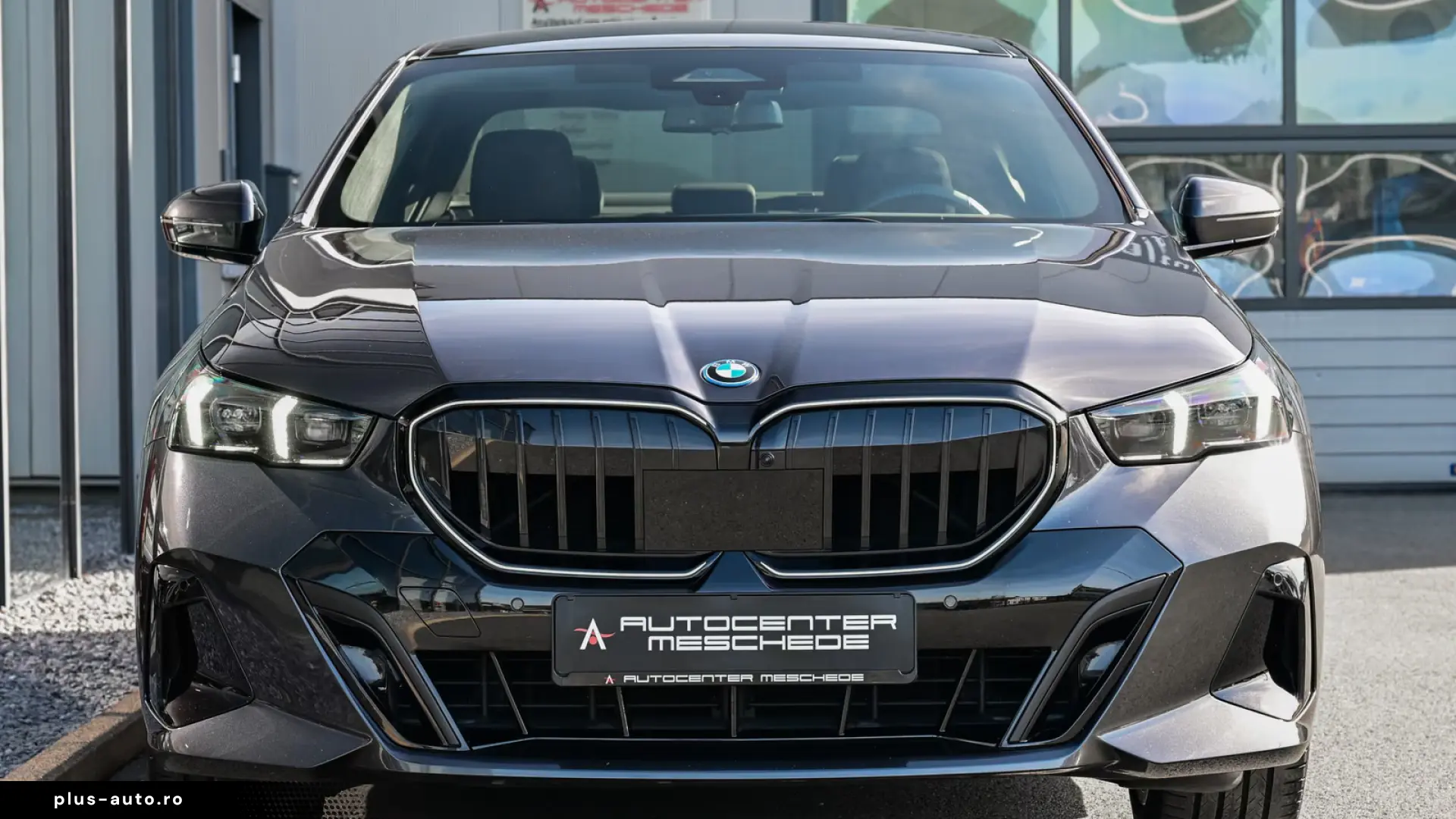BMW 550e xDrive G60   M SPORT PRO B&W PANO HUD 360