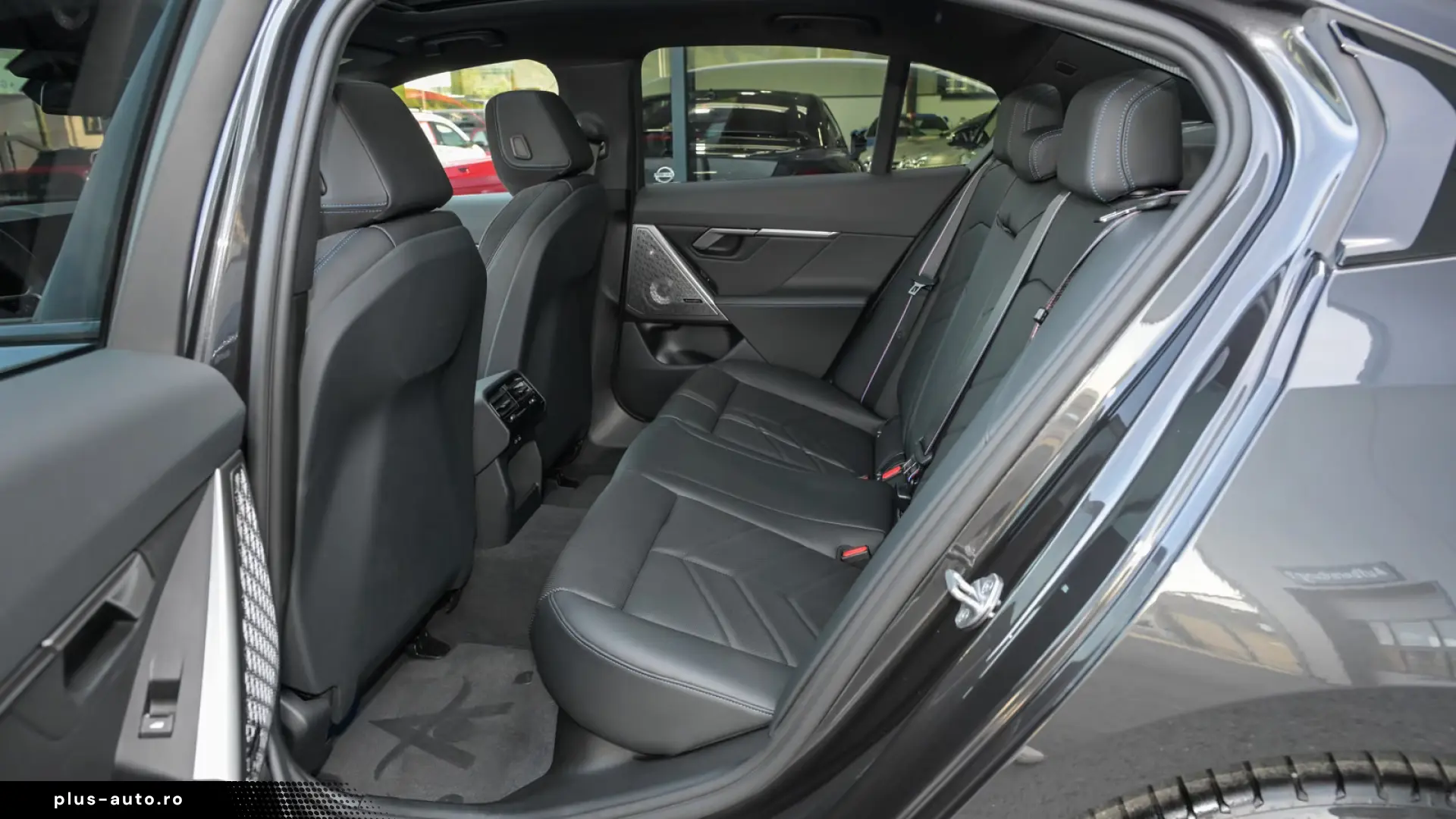BMW 550e xDrive G60   M SPORT PRO B&W PANO HUD 360