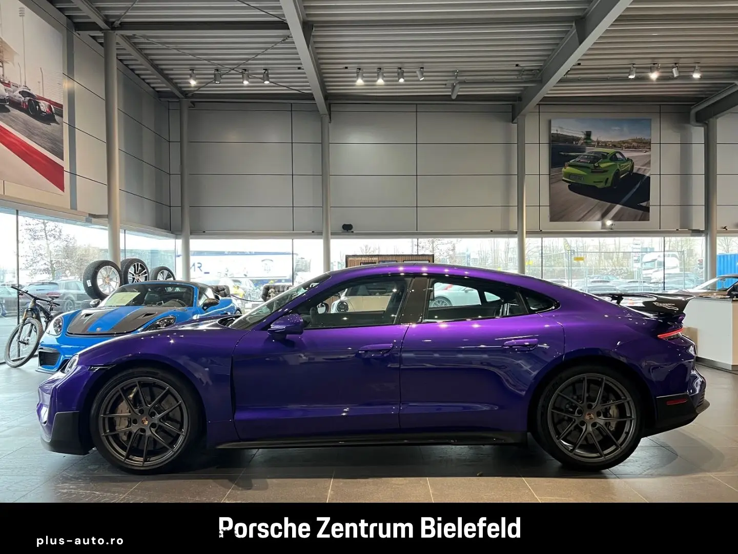 PORSCHE Taycan Turbo GT mit Weissach-Paket Purplesky LED