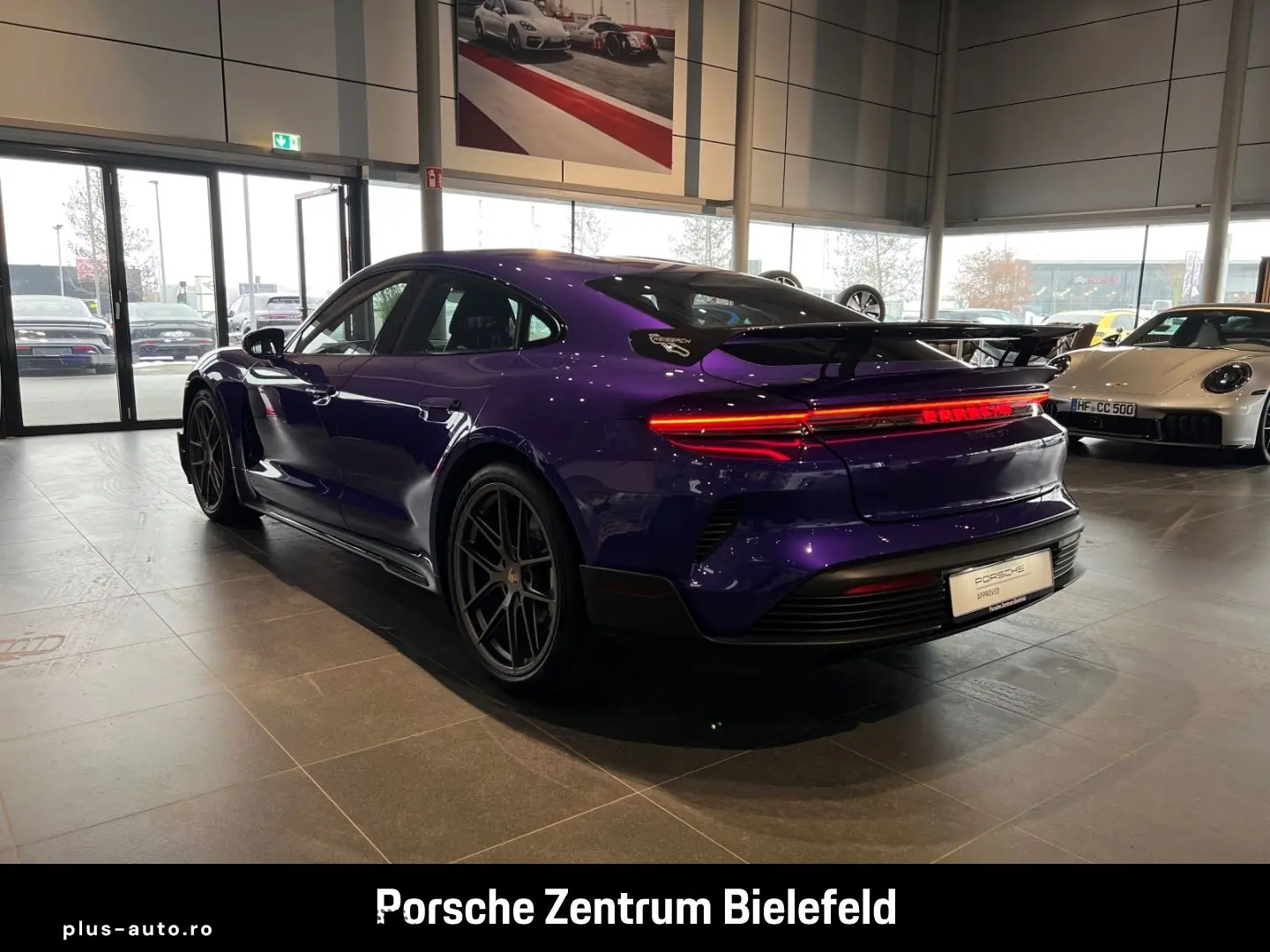 PORSCHE Taycan Turbo GT mit Weissach-Paket Purplesky LED