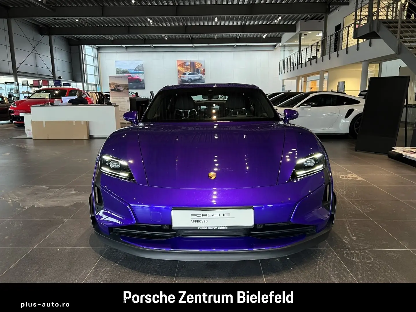 PORSCHE Taycan Turbo GT mit Weissach-Paket Purplesky LED