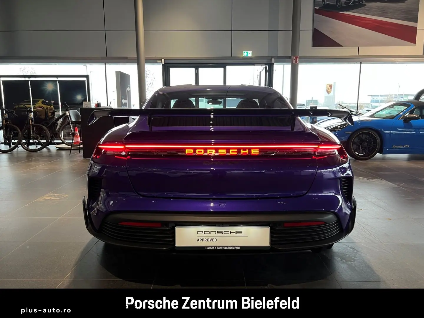 PORSCHE Taycan Turbo GT mit Weissach-Paket Purplesky LED