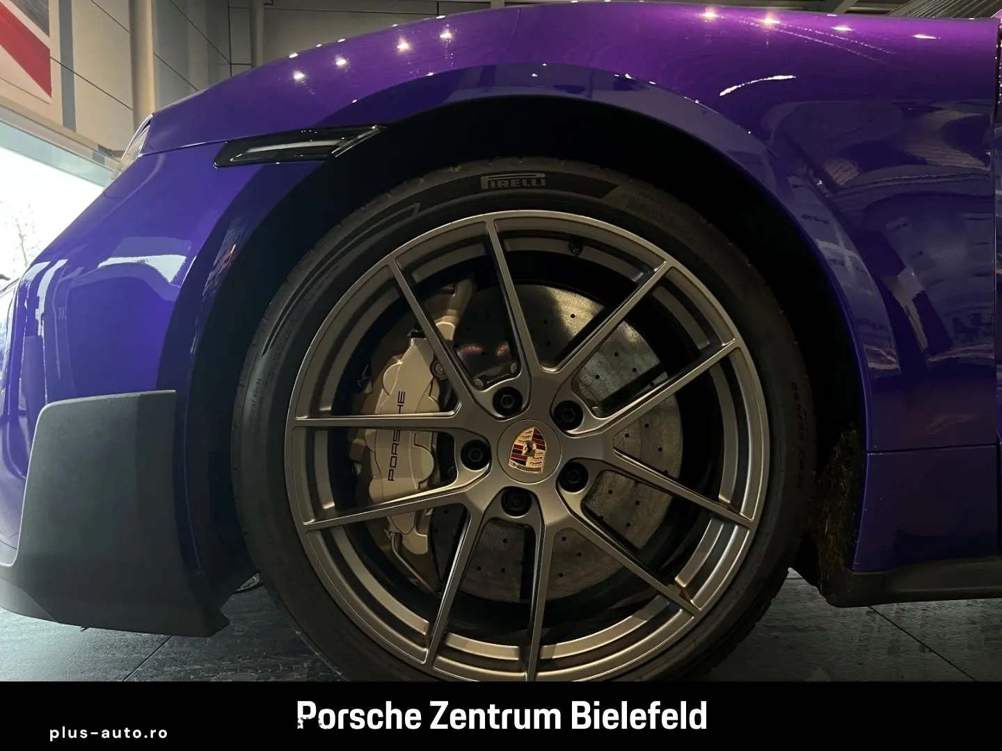 PORSCHE Taycan Turbo GT mit Weissach-Paket Purplesky LED
