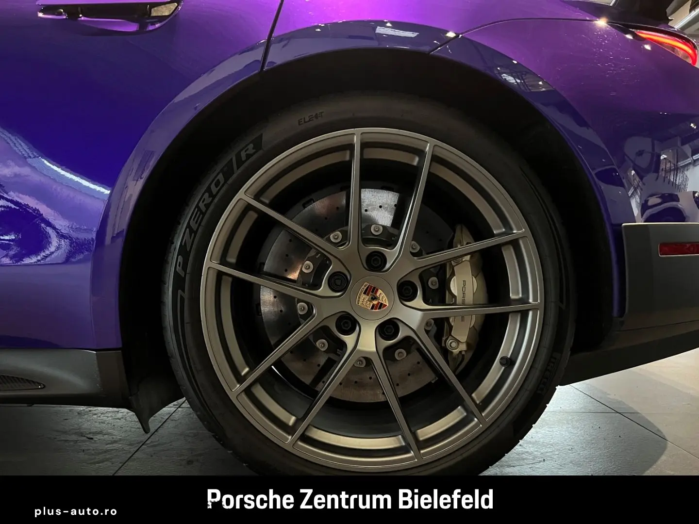 PORSCHE Taycan Turbo GT mit Weissach-Paket Purplesky LED
