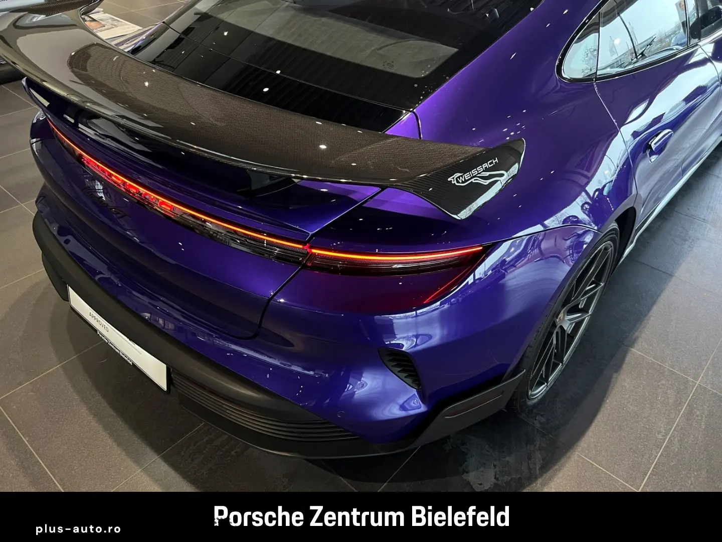 PORSCHE Taycan Turbo GT mit Weissach-Paket Purplesky LED