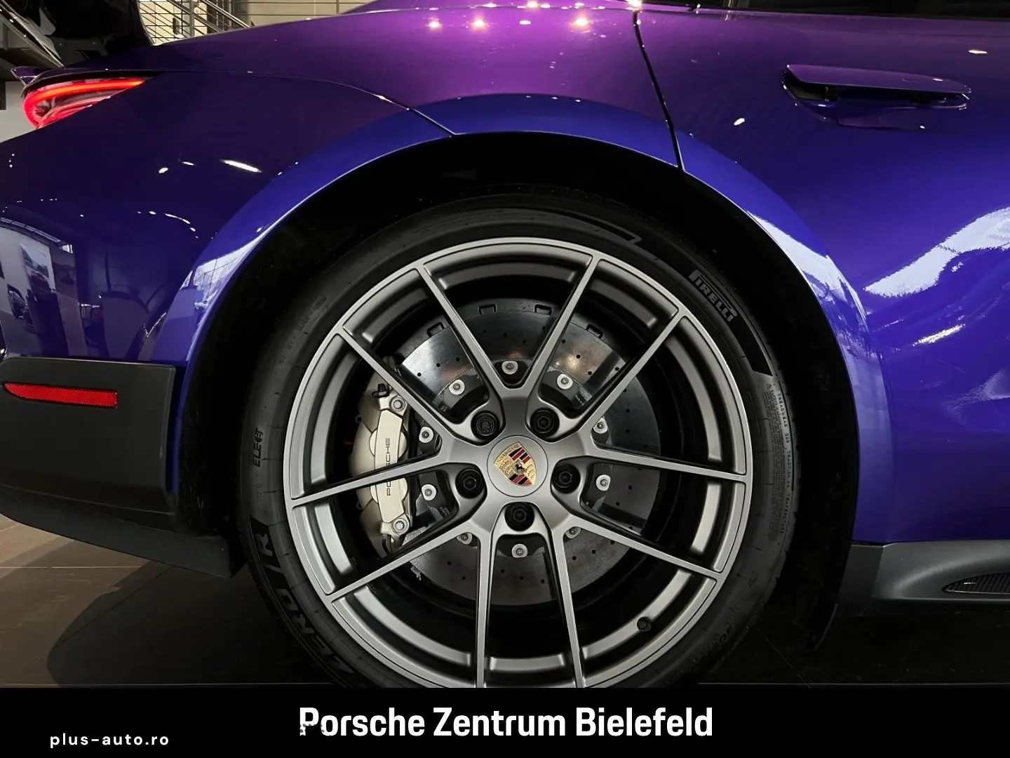 PORSCHE Taycan Turbo GT mit Weissach-Paket Purplesky LED