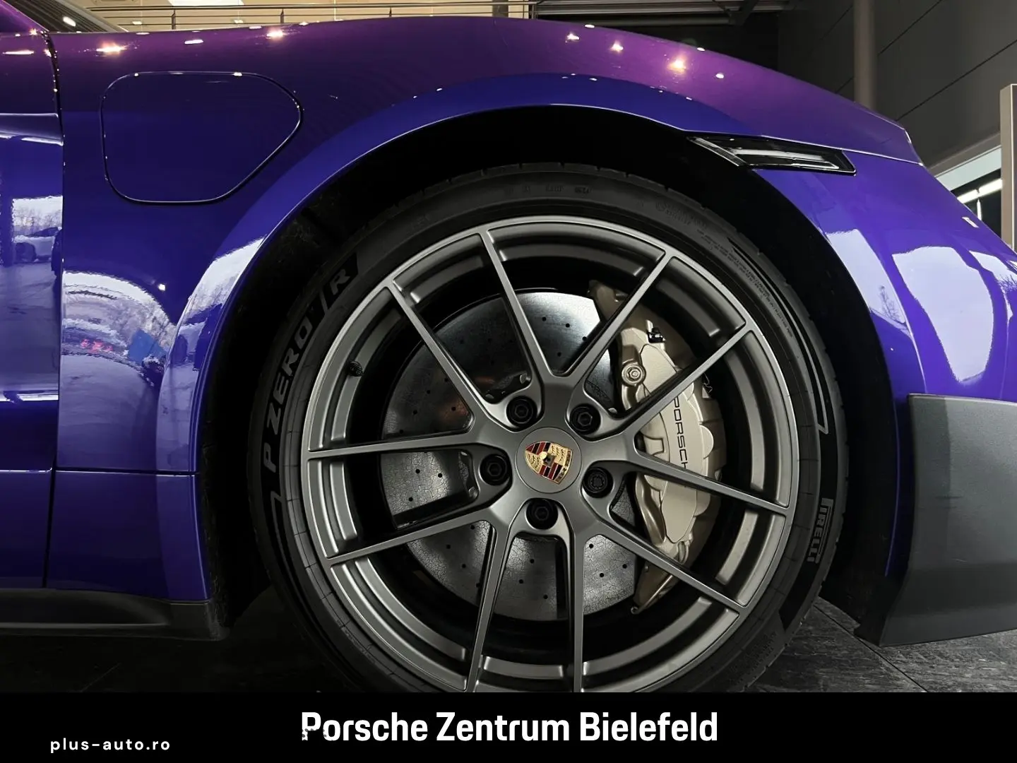 PORSCHE Taycan Turbo GT mit Weissach-Paket Purplesky LED