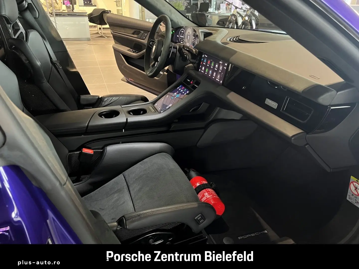 PORSCHE Taycan Turbo GT mit Weissach-Paket Purplesky LED