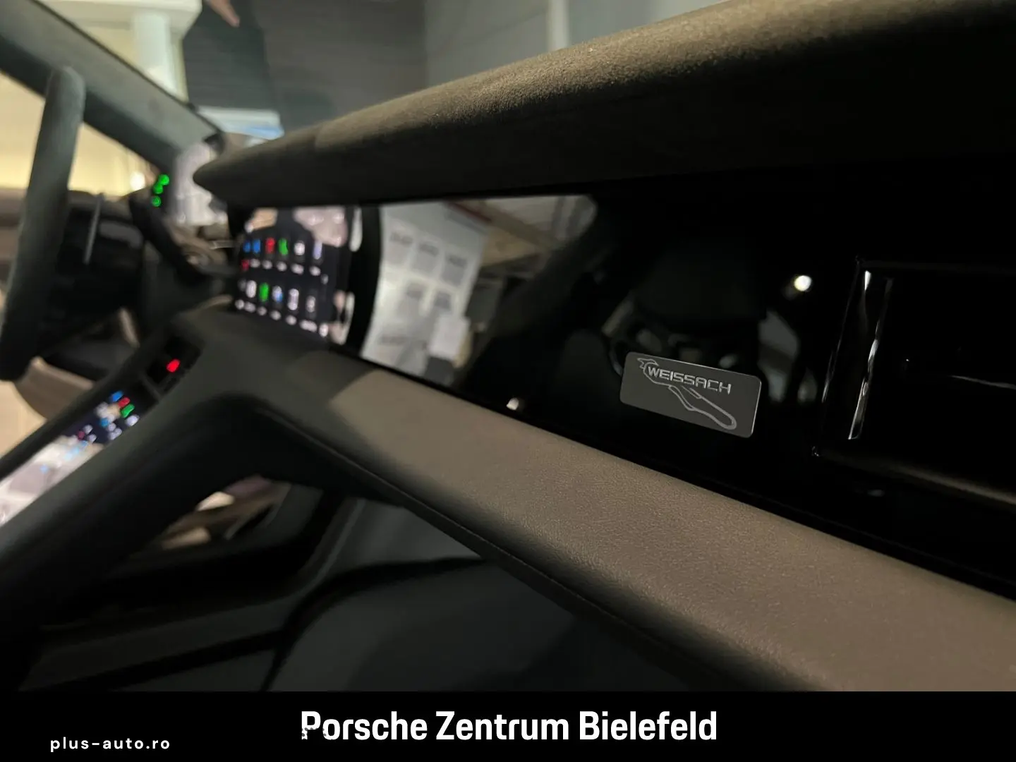PORSCHE Taycan Turbo GT mit Weissach-Paket Purplesky LED