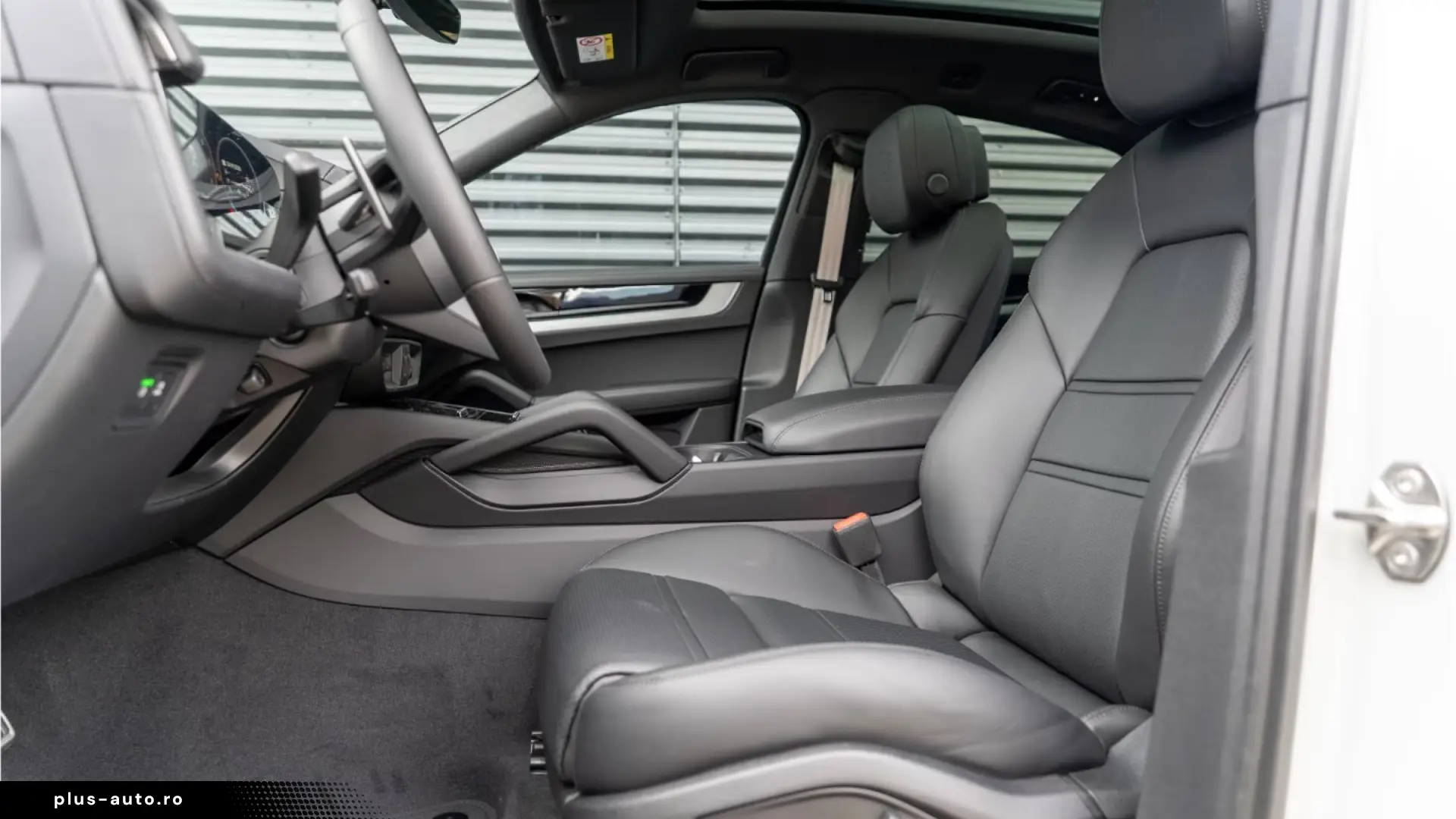PORSCHE Cayenne 2025 — imagine 10