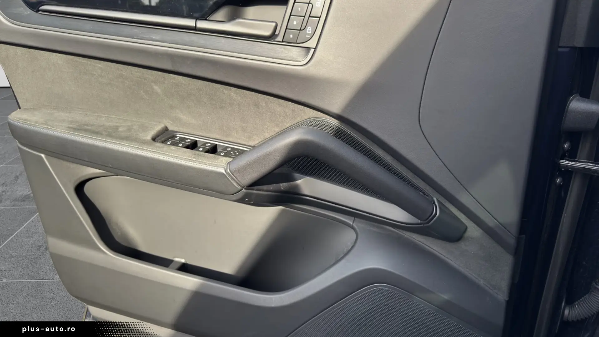 PORSCHE Cayenne 2024 — imagine 18
