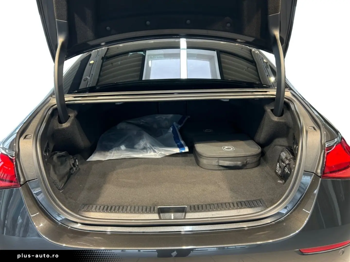 MERCEDES-BENZ E 300 e EQ Avantgarde