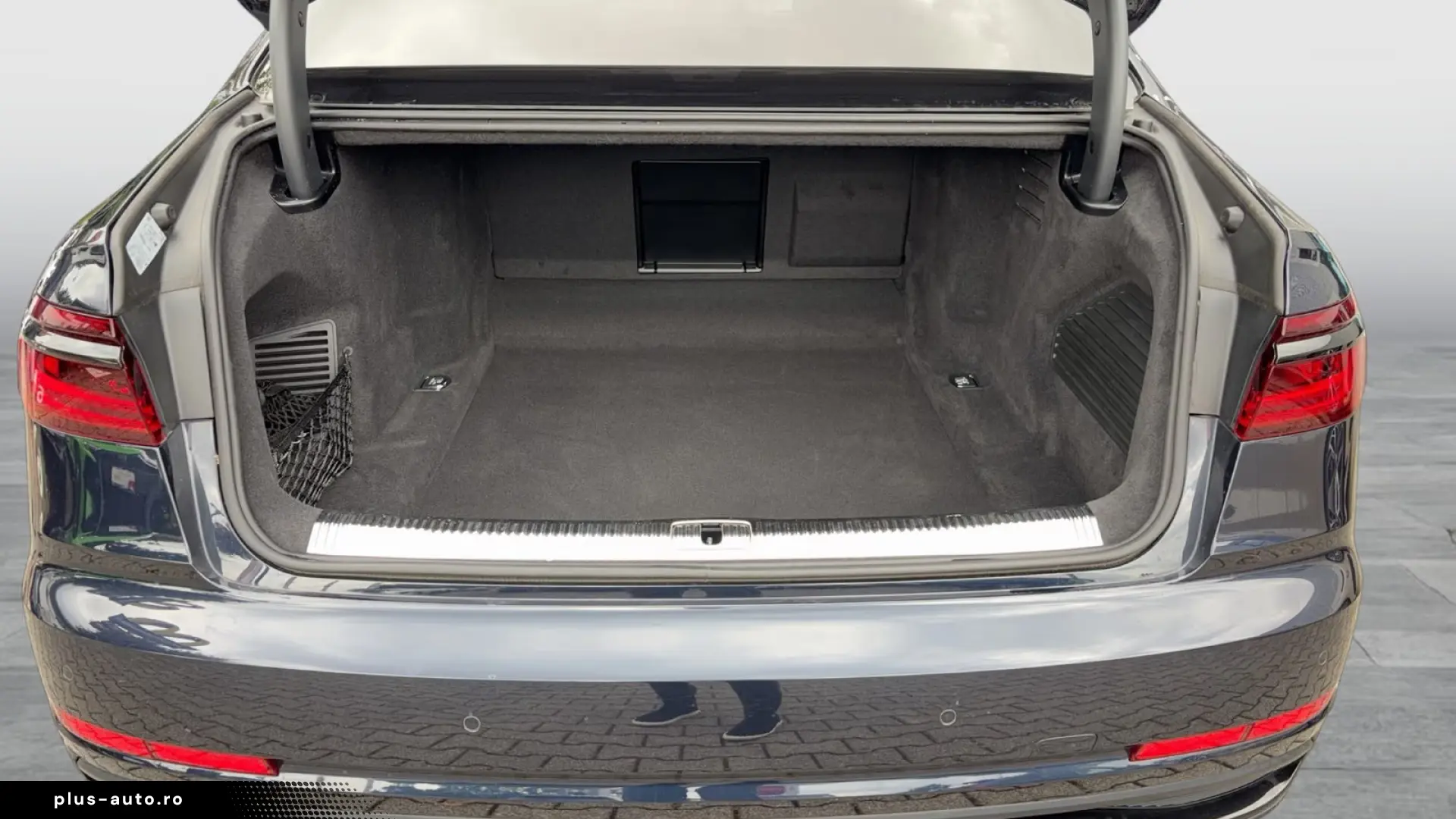 Audi A8 60TFSI S line