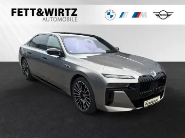 BMW M760e xDrive SkyLounge B&WDiamond DAProf. 21 LMR