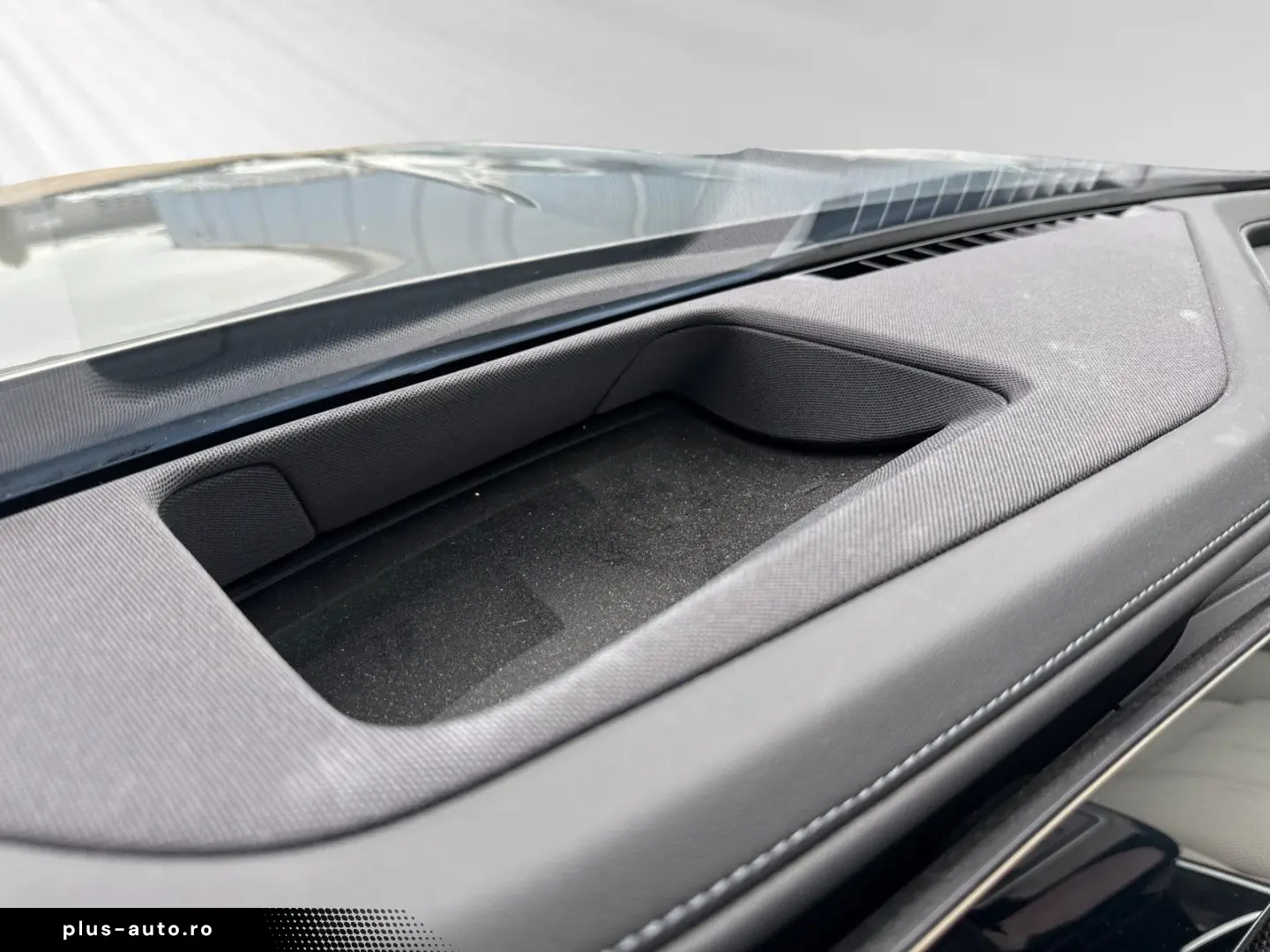 BMW M760e xDrive SkyLounge B&WDiamond DAProf. 21 LMR