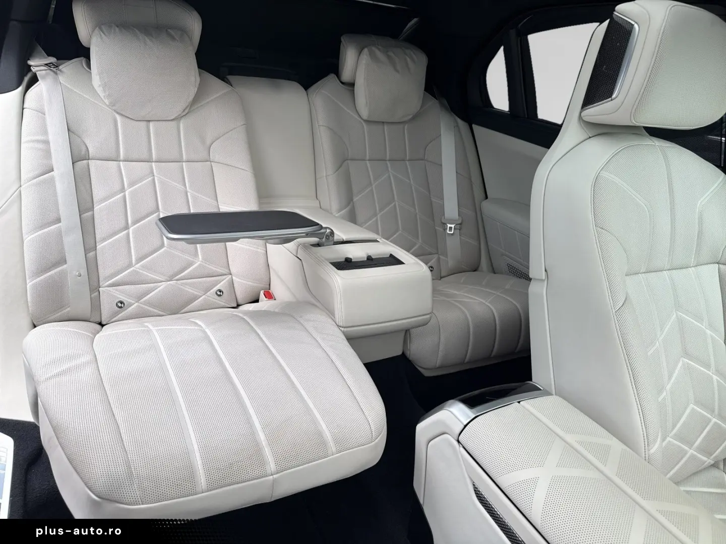 BMW M760e xDrive SkyLounge B&WDiamond DAProf. 21 LMR