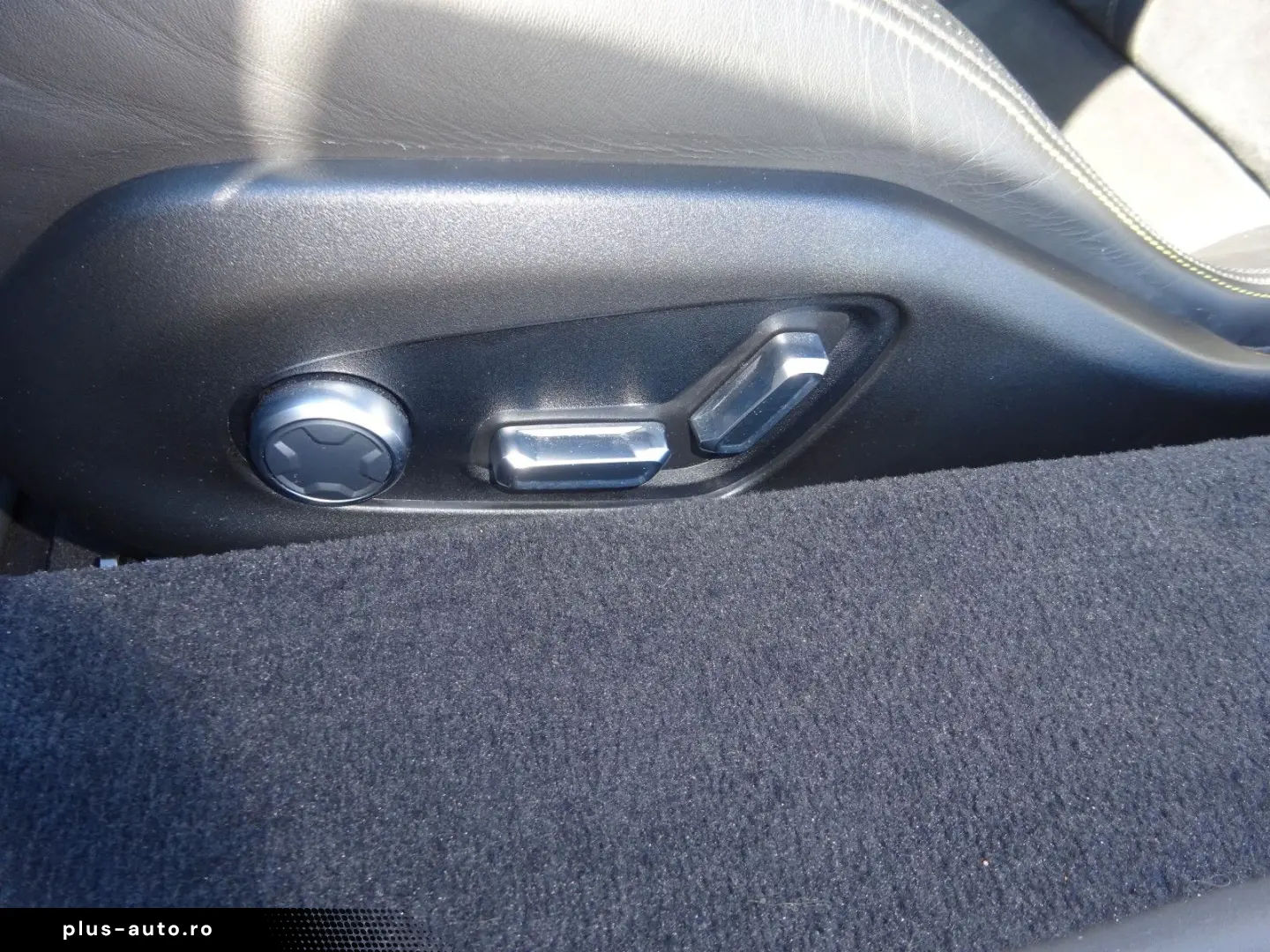 LOTUS Emira 364PS Autm. First Edition Alcantara Navi