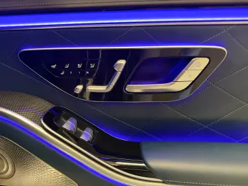 MERCEDES-BENZ S 450 e L AMG 4 Massage 4D Surround Manufaktur
