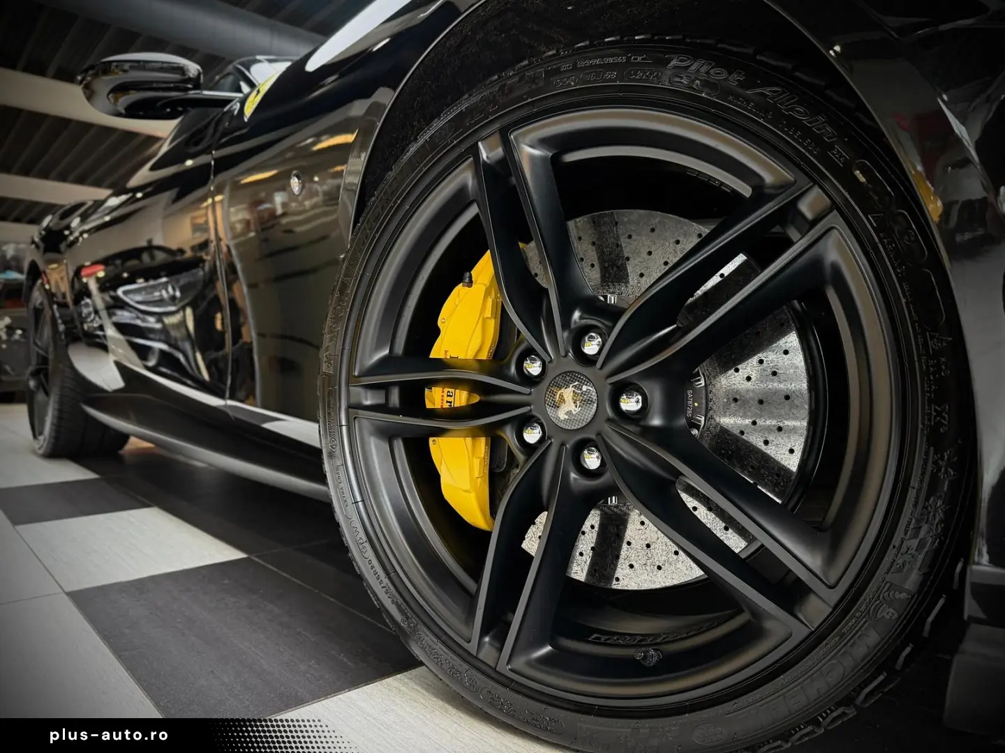 FERRARI Roma MagneRide BeifahrerDispl JBL Carbon