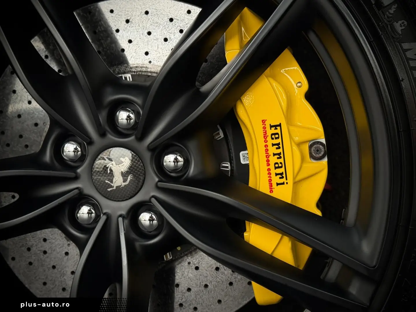 FERRARI Roma MagneRide BeifahrerDispl JBL Carbon
