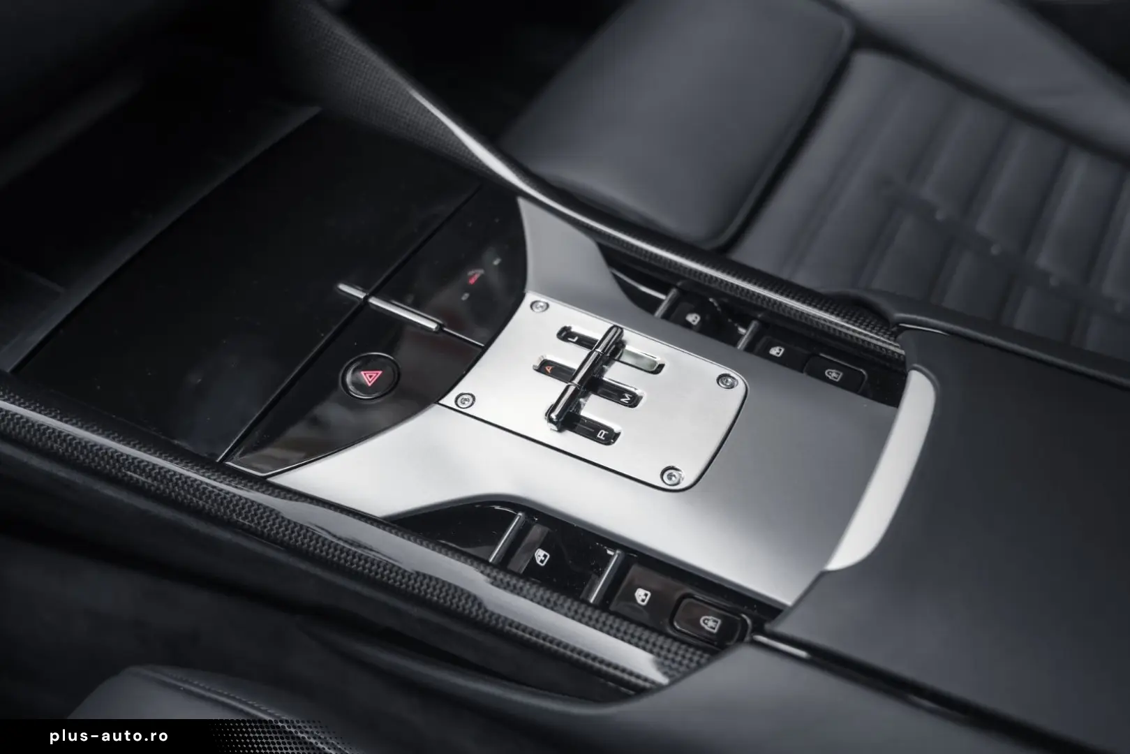 FERRARI Purosangue V12 DCT 4WD