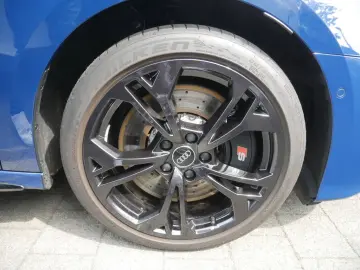 AUDI S3 Limousine 2.0 TFSI quattro NAVI LED AKRAPOVIC